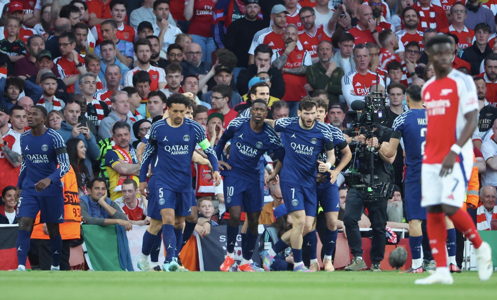 中超赛报：上海申花客场击败武汉三镇,（中超快讯：上海申花客场力克武汉三镇）