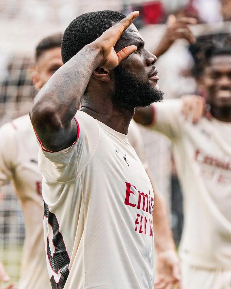 迪马：罗马、那不勒斯、布莱顿有意波尔图19岁中场弗罗霍尔特