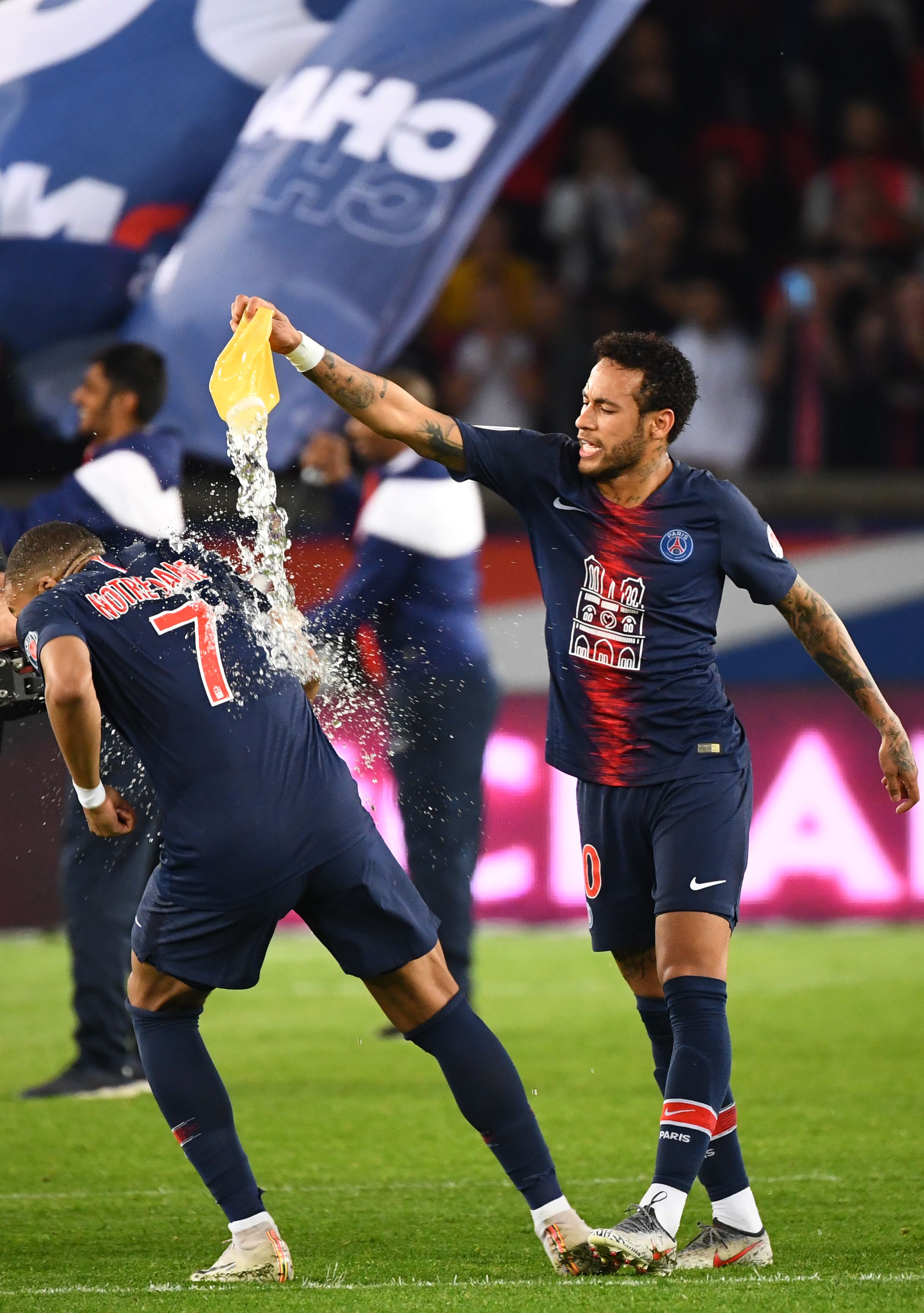 孔蒂：卢卡库的体能不足以支撑他出场，全力争胜是我们的目标（孔蒂：卢卡库体能尚未达到出场要求，我们的目标是全力取胜）