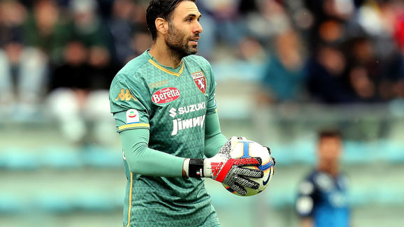 记者：海港今日上午启程前往泰国；本轮亚冠并非没有拿分机会（记者：海港今晨启程赴泰，本轮亚冠仍有拿分机会）