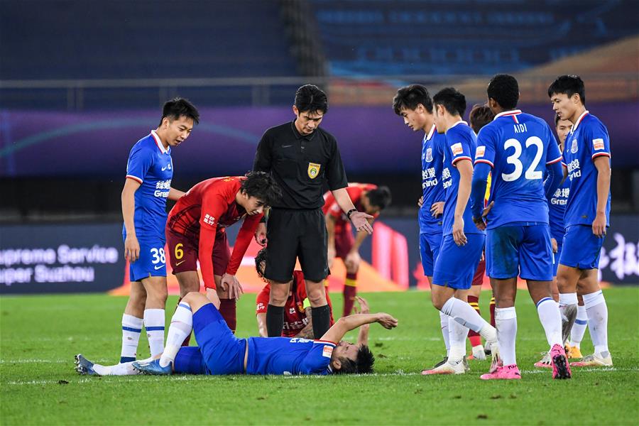 詹姆斯关键上篮锁定胜利