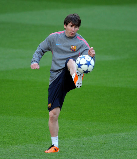 活塞122-117击败步行者，豪取13连胜，追平队史最长连胜纪录。