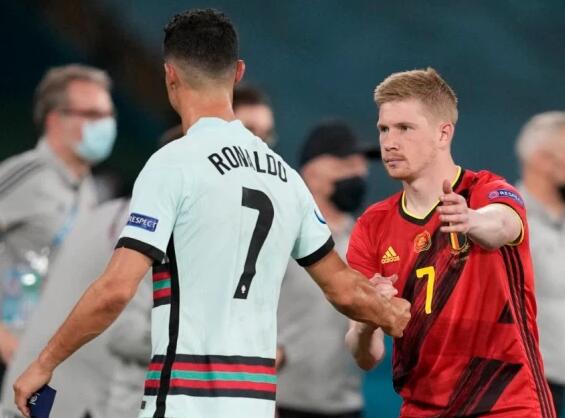 TA：阿森纳本赛季如走钢丝般惊险前行，但他们很少犯错（TA：阿森纳本季如履薄冰，却极少出错）